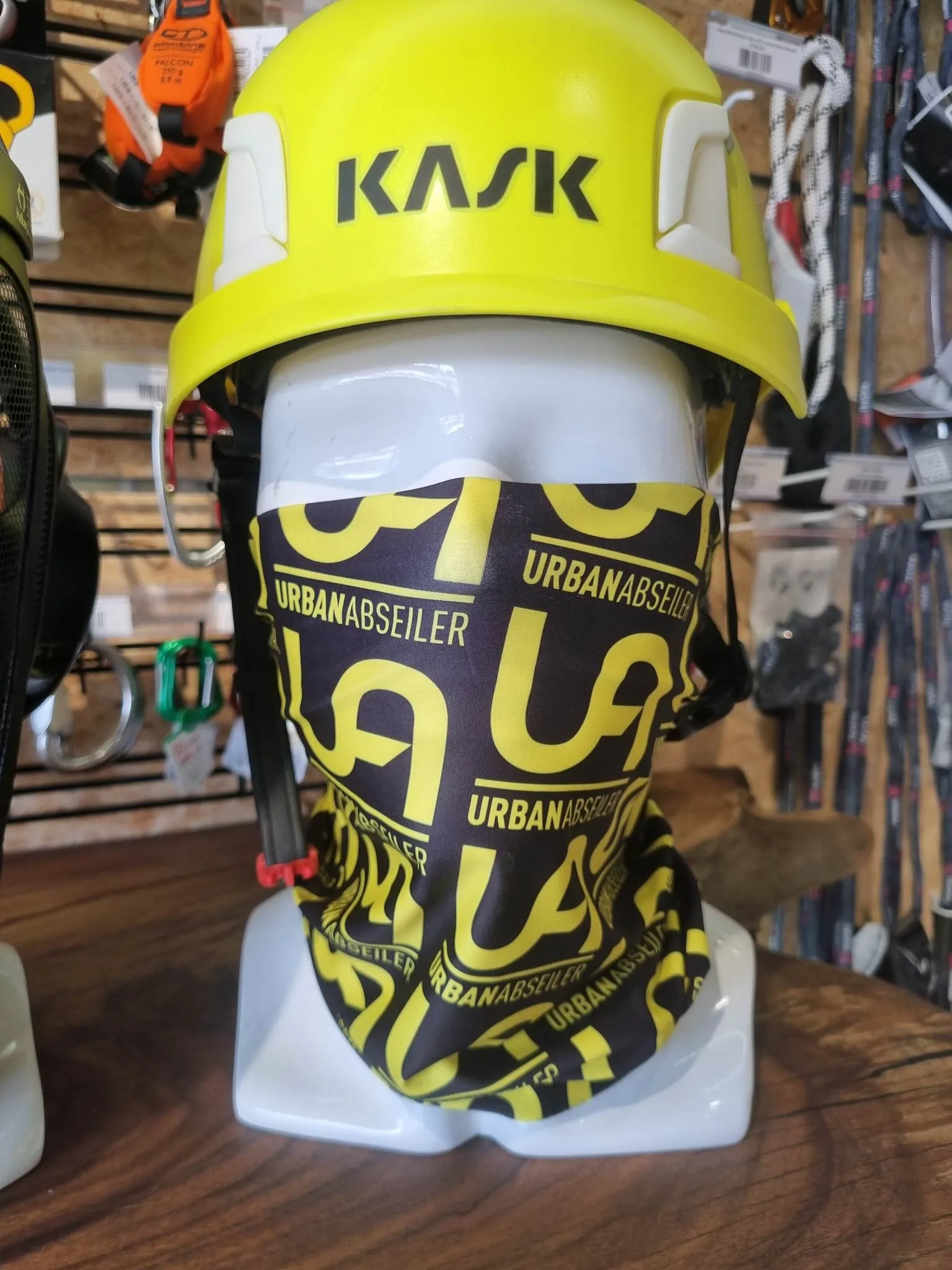 Urban Abseiler  Buff / headSkinz SOLAR SHIELD ( 50 UPF).