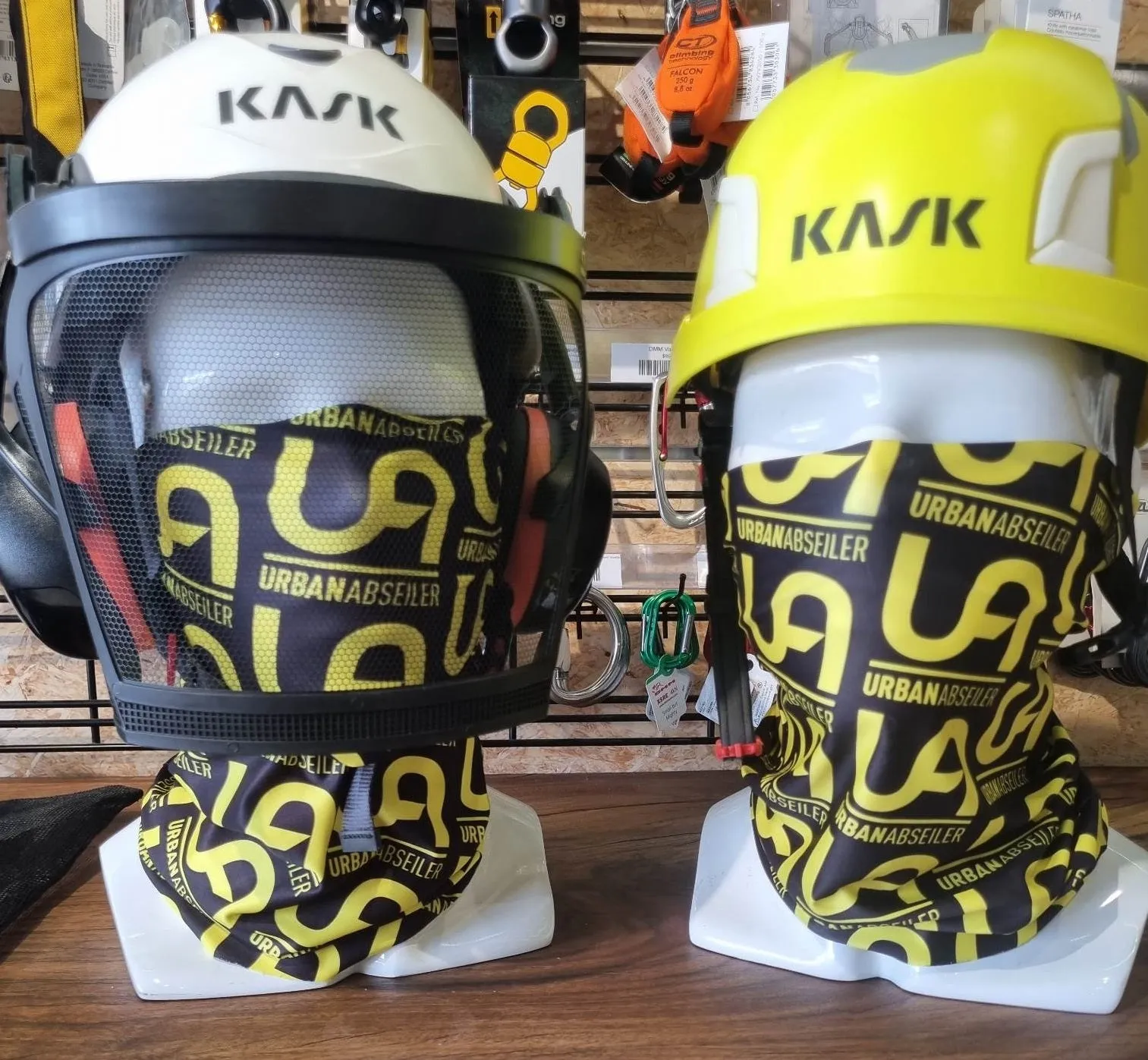 Urban Abseiler  Buff / headSkinz SOLAR SHIELD ( 50 UPF).
